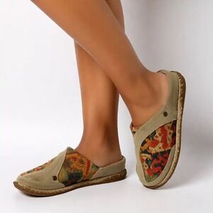 Acon Earthroamer Mule Women's Embroidered Tan Slip On Shoes Size 7 NIB